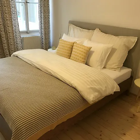 Royal View Apartment *